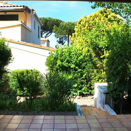 Mitoyenne Avec Piscine, Parking, Climatisation Et Proche Mer, Idéale Pour 4 Personnes - Fr-1-607-89 Hébergement de vacances