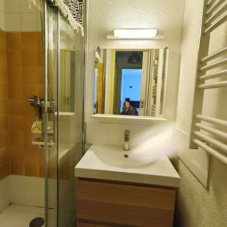 Mitoyenne Avec Piscine, Parking, Climatisation Et Proche Mer, Ideale Pour 4 Personnes - Fr-1-607-89 펜션 *