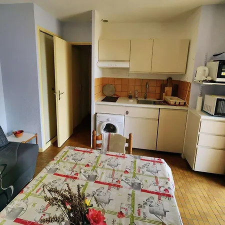 Mitoyenne Avec Piscine, Parking, Climatisation Et Proche Mer, Ideale Pour 4 Personnes - Fr-1-607-89 펜션 *