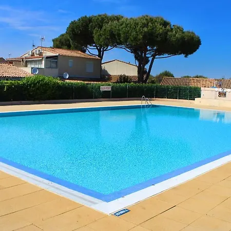 Mitoyenne Avec Piscine, Parking, Climatisation Et Proche Mer, Idéale Pour 4 Personnes - Fr-1-607-89